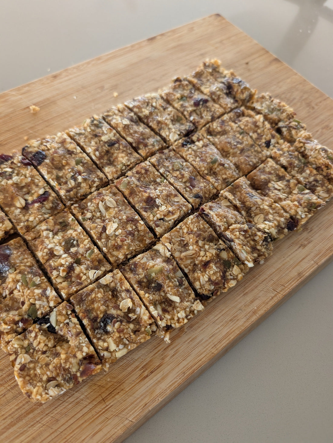 Looma Recipes | Sugar-Free Chewy Muesli Bars at Home: The Easy Lunchbox Snack