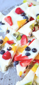 Looma Recipes | 2 easy yoghurt snacks (Yoghurt Bark + Chia Pots) for kids and adults