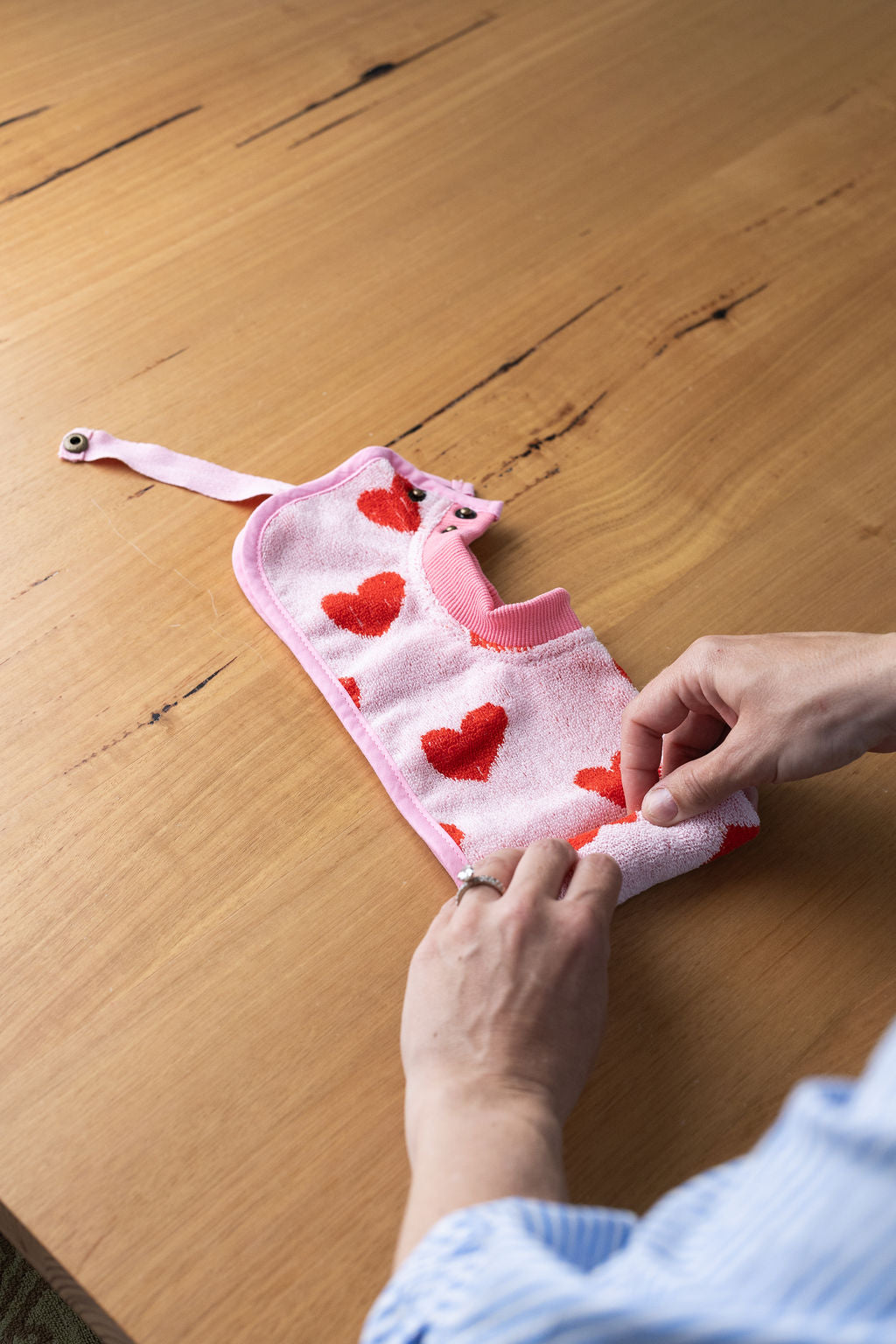TerryTots™ Travel Bib - Pink Hearts
