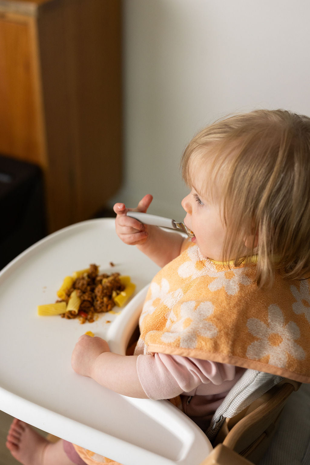 TerryTots™ Mealtime Bib - Daisies