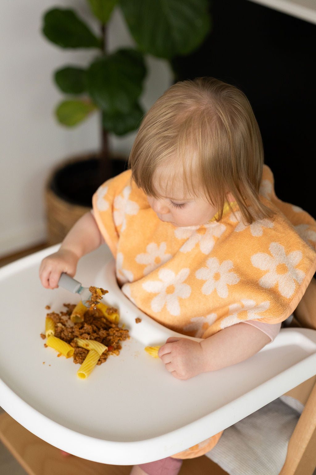 TerryTots™ Mealtime Bib - Daisies