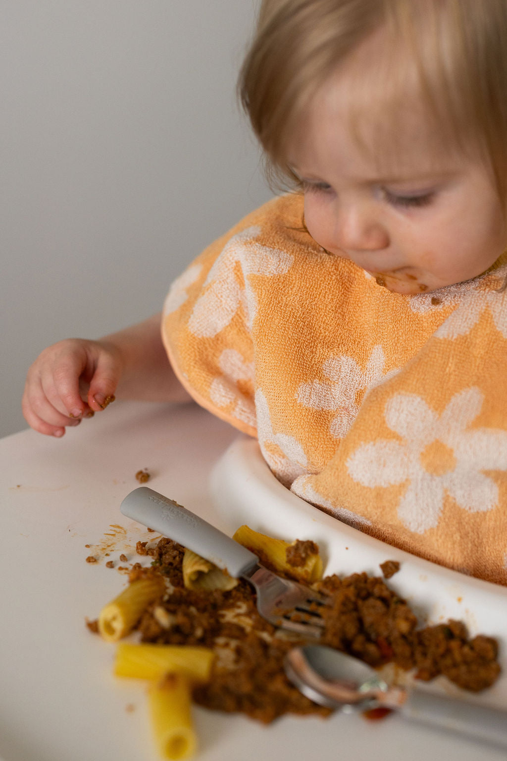 TerryTots™ Mealtime Bib - Daisies