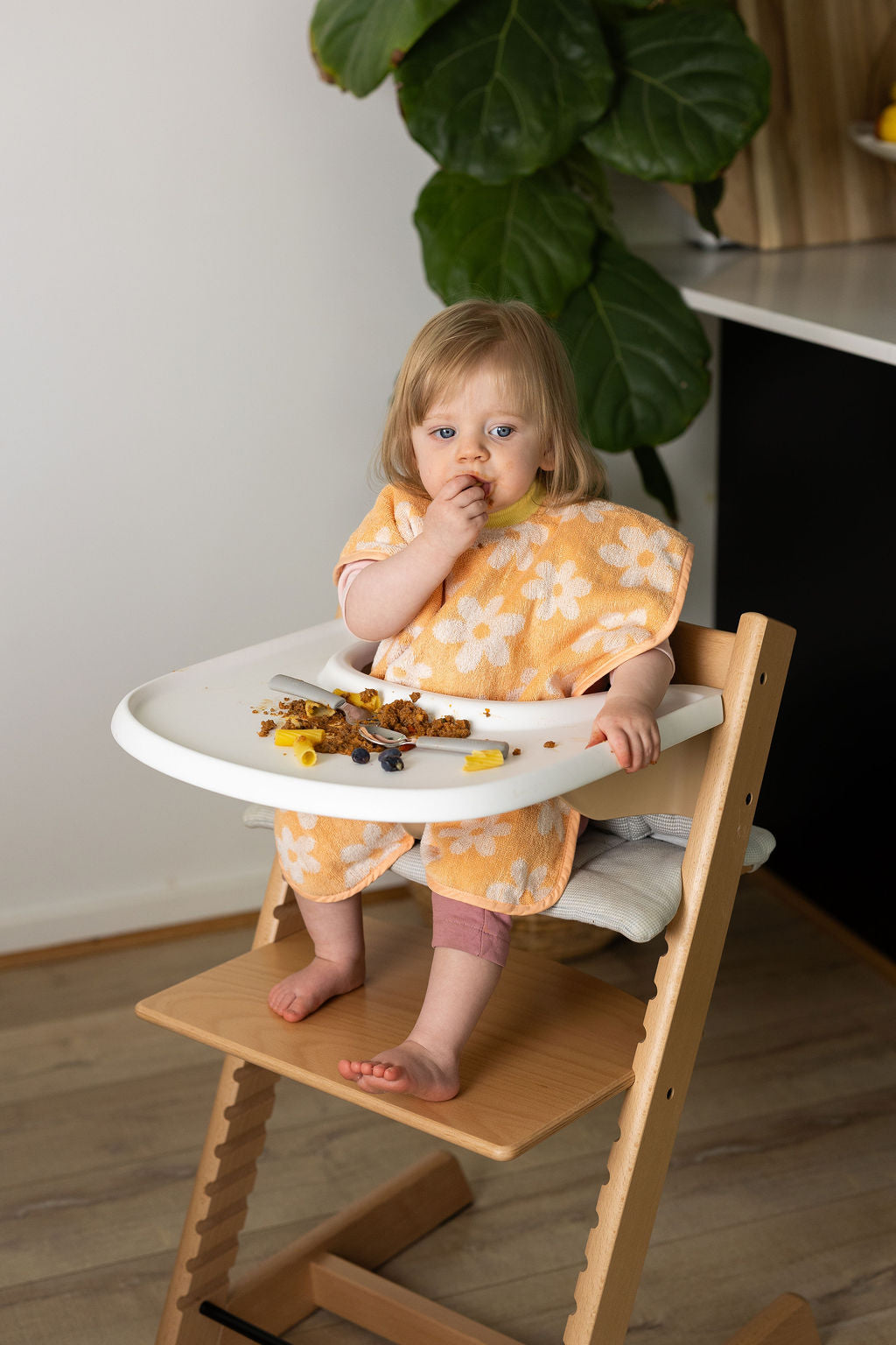 TerryTots™ Mealtime Bib - Daisies