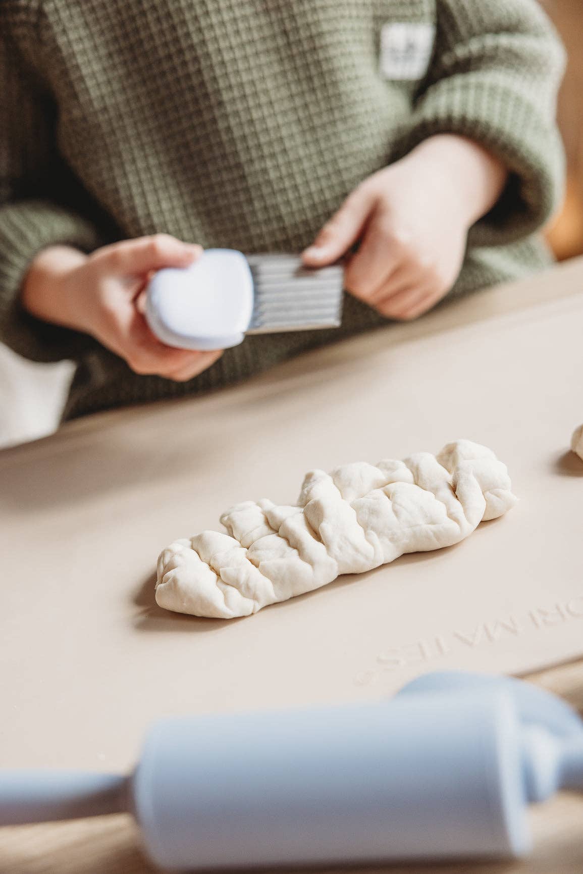 Montessori Mates Kids Wavy Chopper - Crinkle Cutter