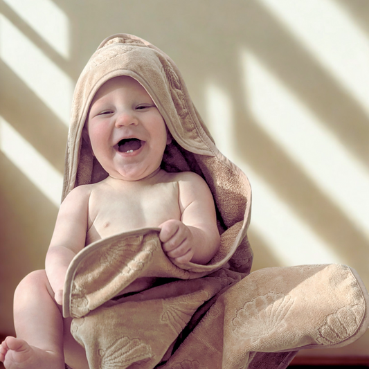 SEASHELLS Luxe Hooded Bath Towel, Neutral Baby.