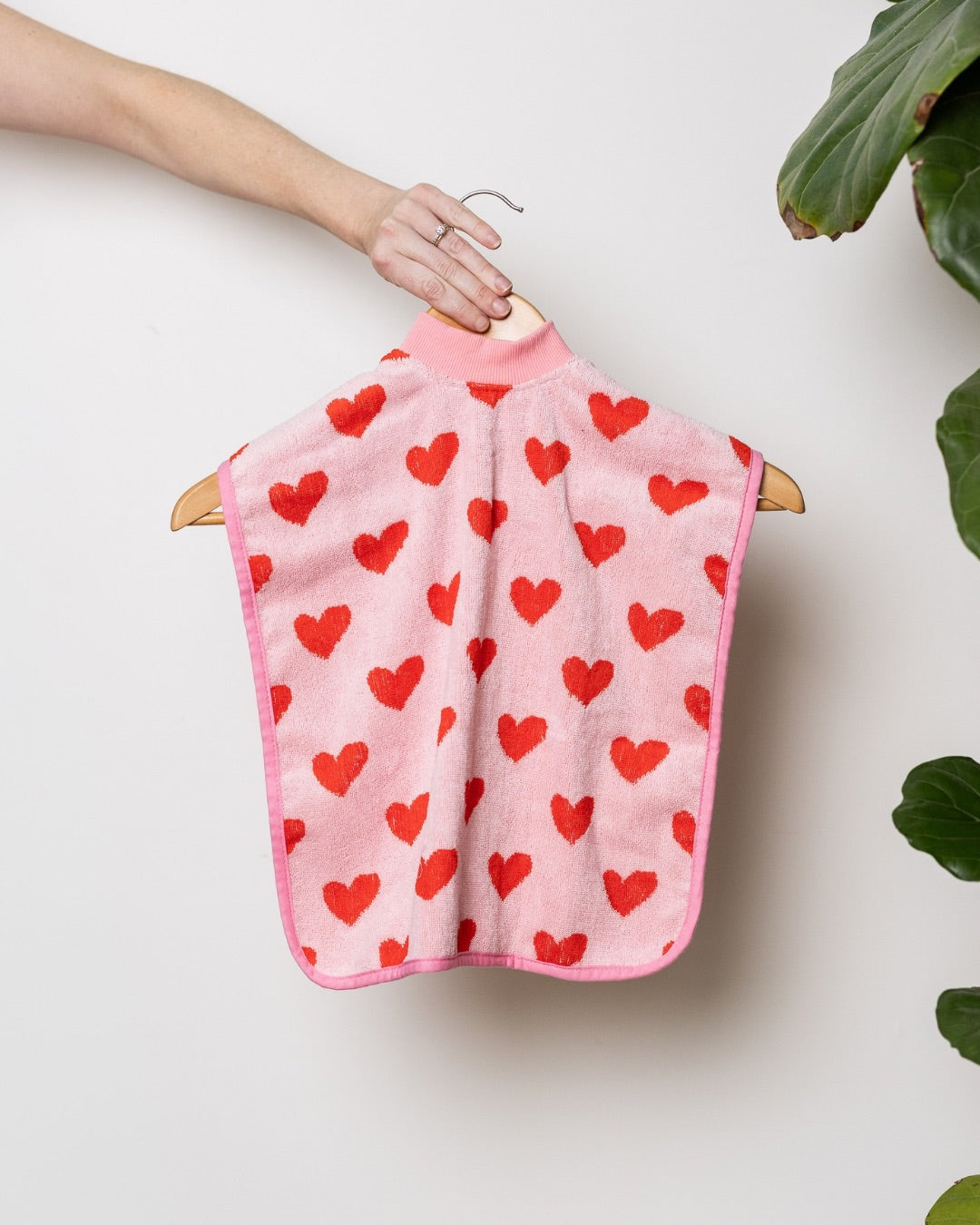 TerryTots™ Mealtime Bib - Pink Hearts