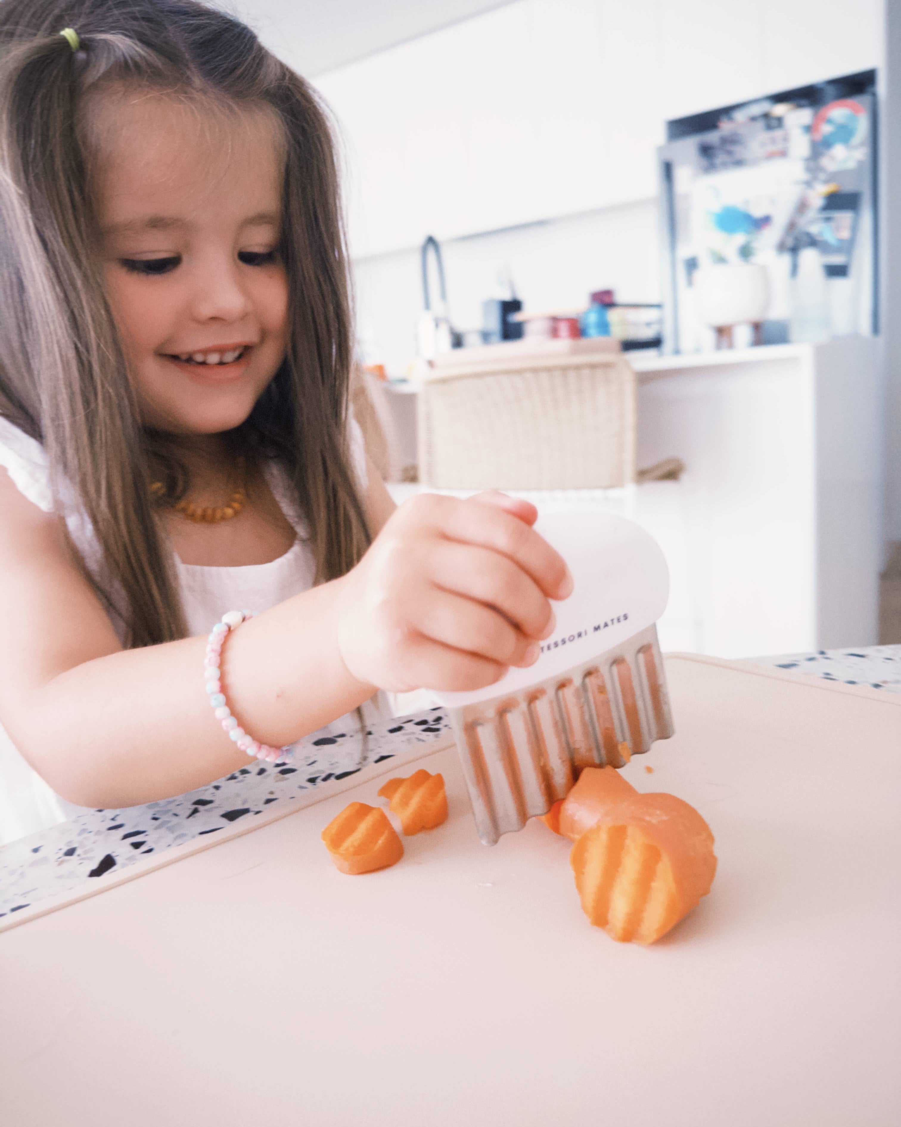 Montessori Mates Kids Wavy Chopper - Crinkle Cutter