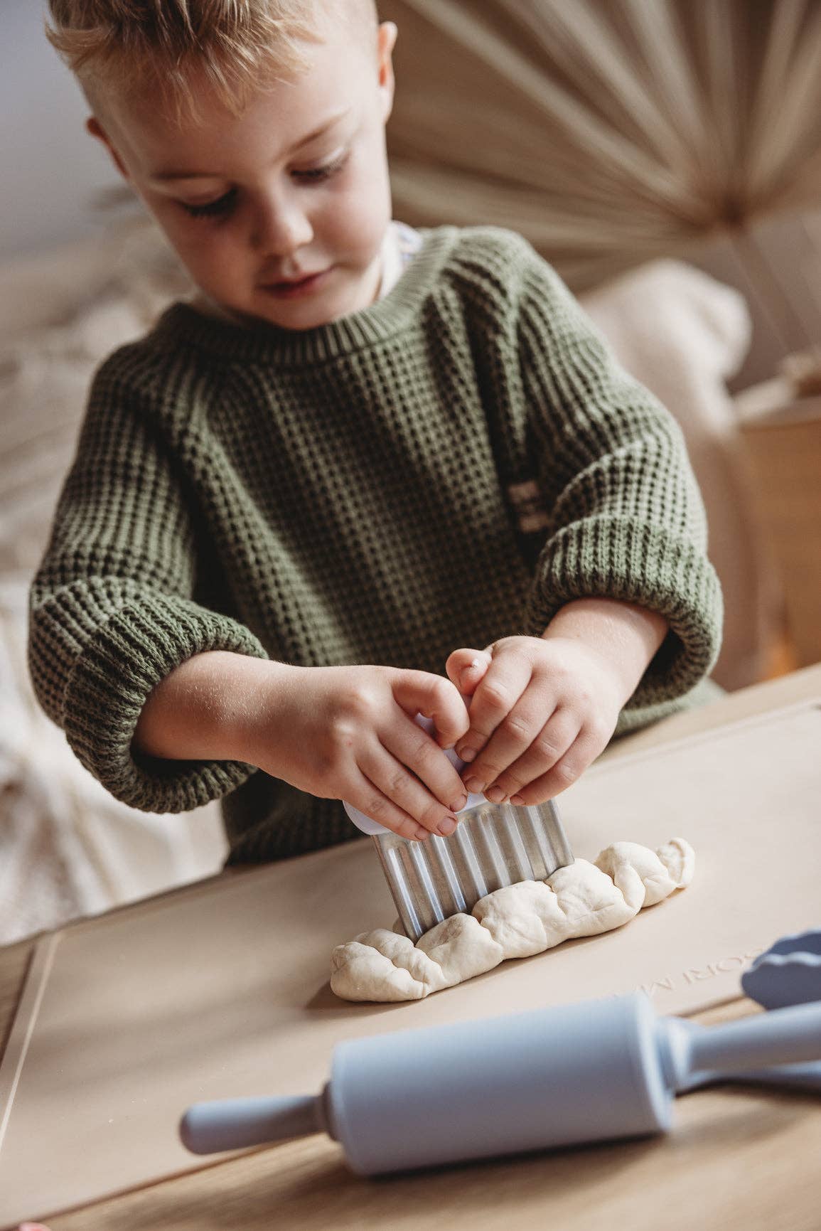 Montessori Mates Kids Wavy Chopper - Crinkle Cutter