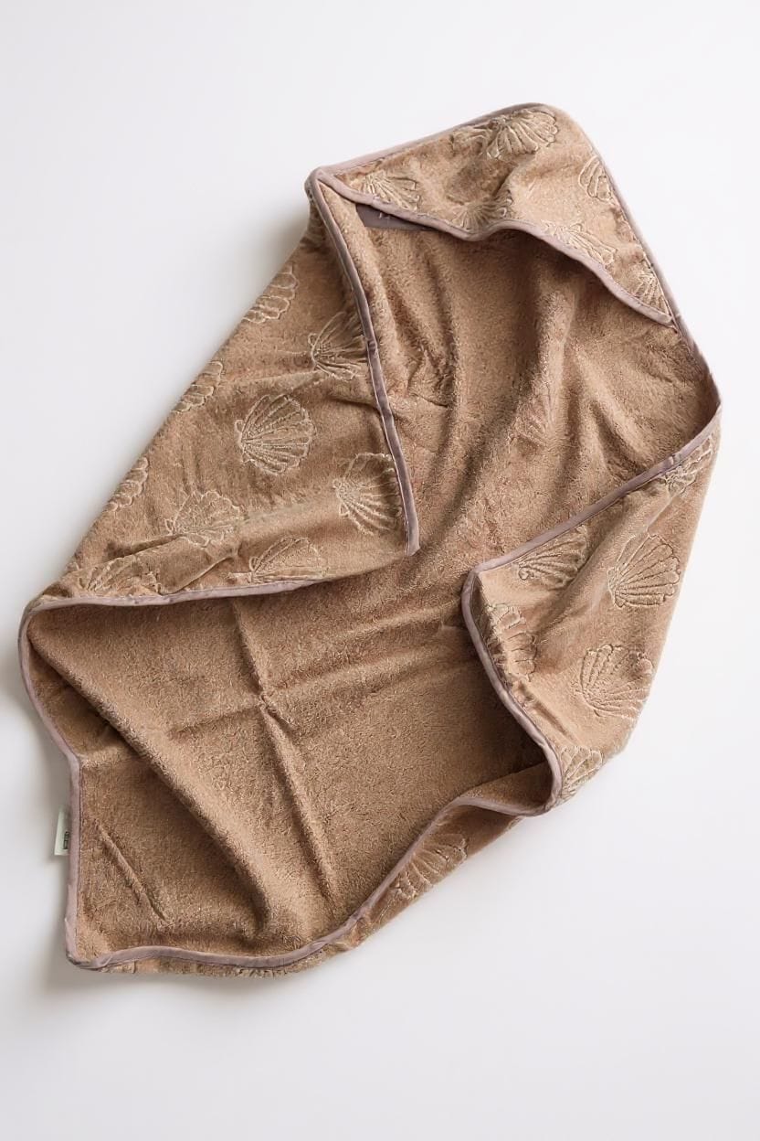 SEASHELLS Luxe Hooded Bath Towel, Neutral Baby.