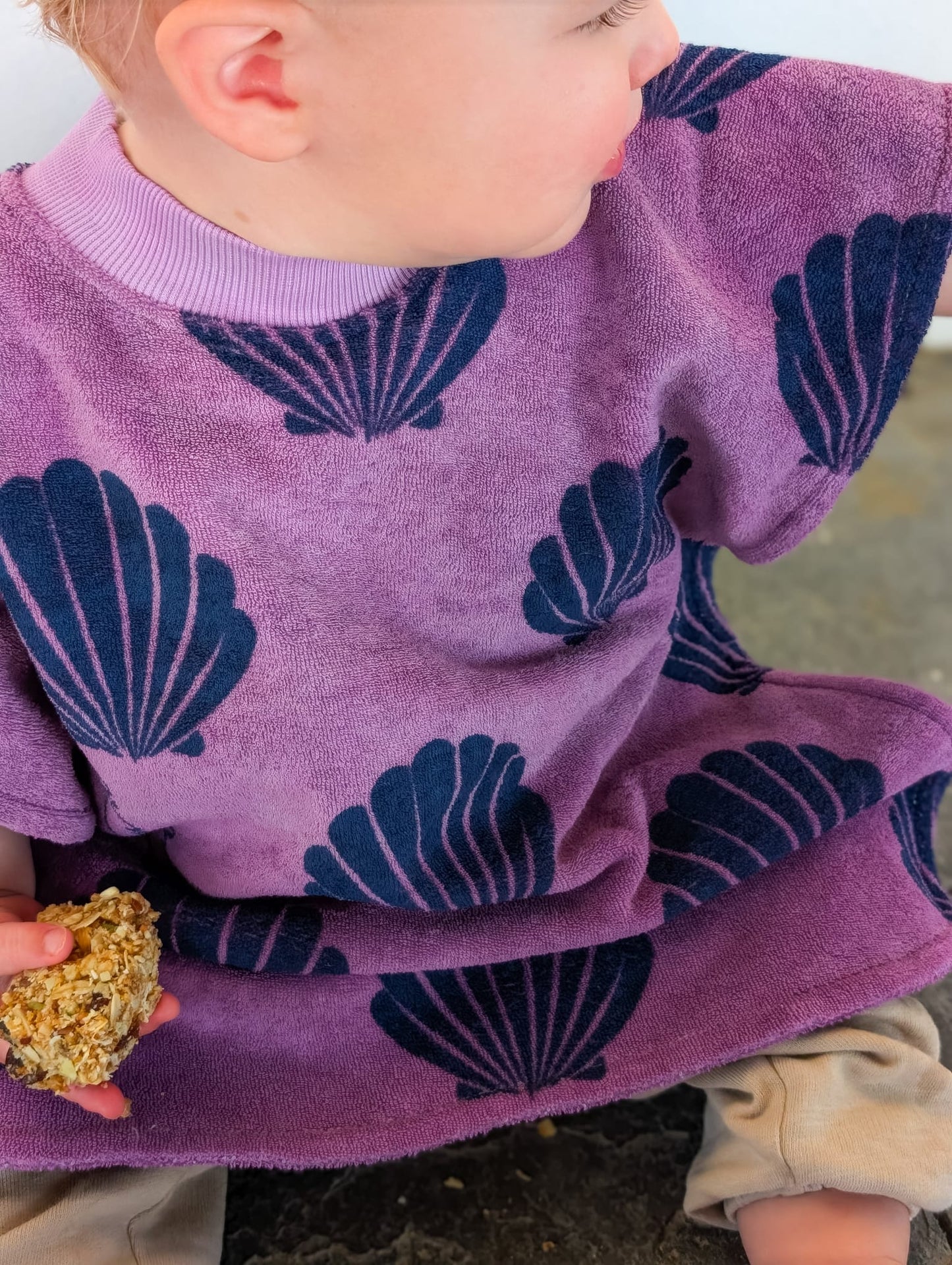 ORIGINALS RANGE Violet Shell Towel Bib